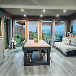 Lux Z Widokiem Na Tatry Z Prywatnym Jacuzzi Alpstuga *
